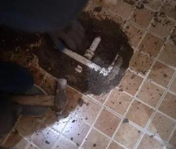 平定卫生间漏水维修公司为您分享下卫生间渗水如何处理及注意事项